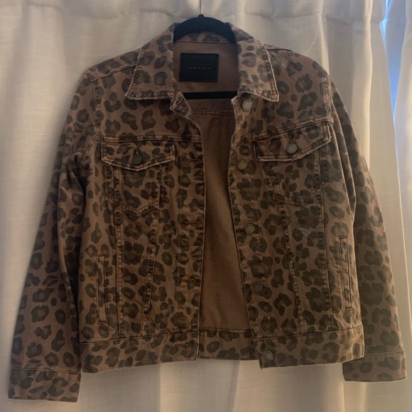 BlankNYC Catwalk Leopard Denim Jacket - Picture 2 of 4